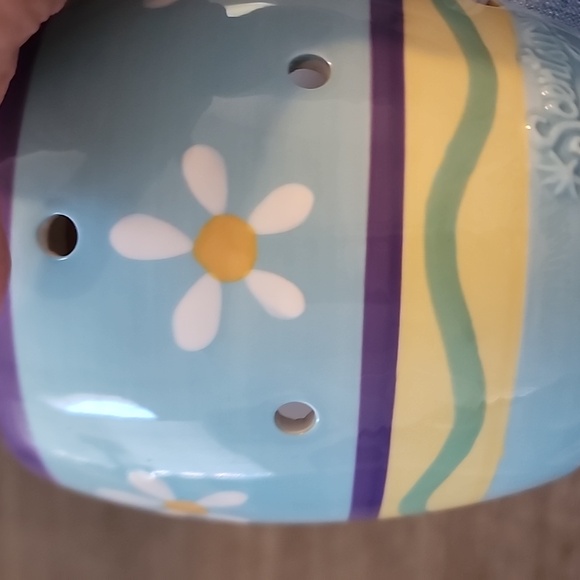 Scentsy Easter Egg Full Size wax warmer/ nightlight. Retired - Picture 11 of 16